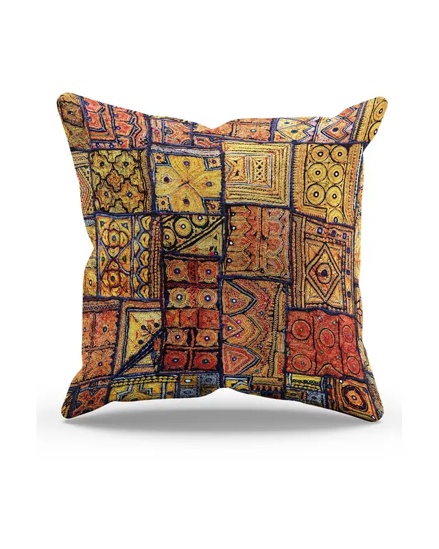 Çift Tarafı Baskılı Kilim Desenli Süet Kırlent Kılıfı